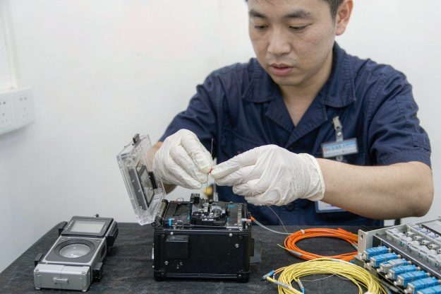 企业网络系统光纤熔接施工 企业网络系统光纤熔接施工-上海宽仁电子